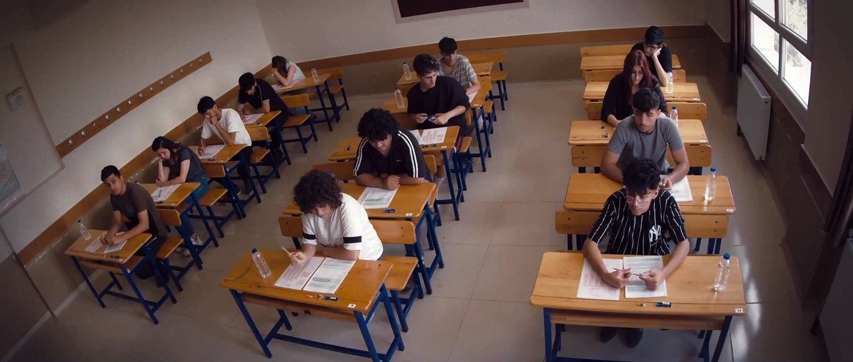 Zamanın Kıyısında Sınav: Uygar Kayıtsızlık