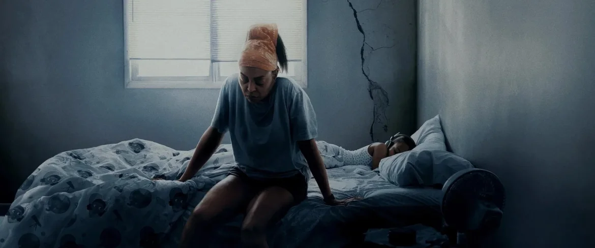 Straw: Bekar Bir Annenin Kırılma Noktası