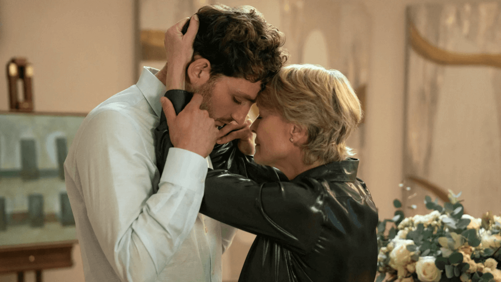 The Girlfriend: Üstüne Biraz Kiraz