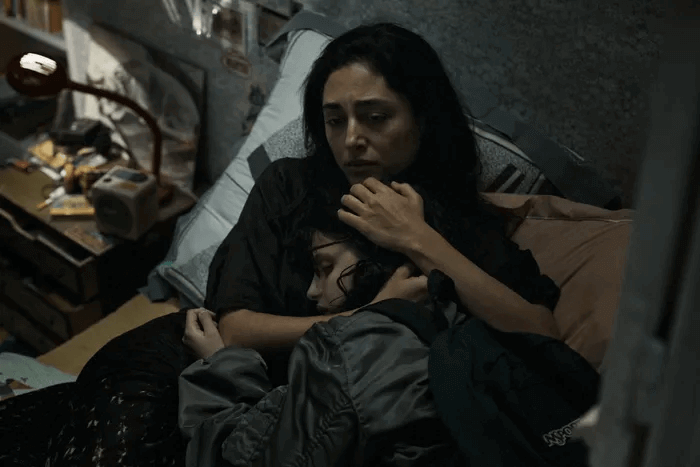 Alpha: Taşlaşan Bedenler, Yorgun Metaforlar