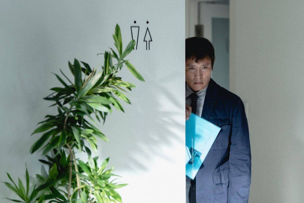 No Other Choice: Kâğıt, Kapital, Kan