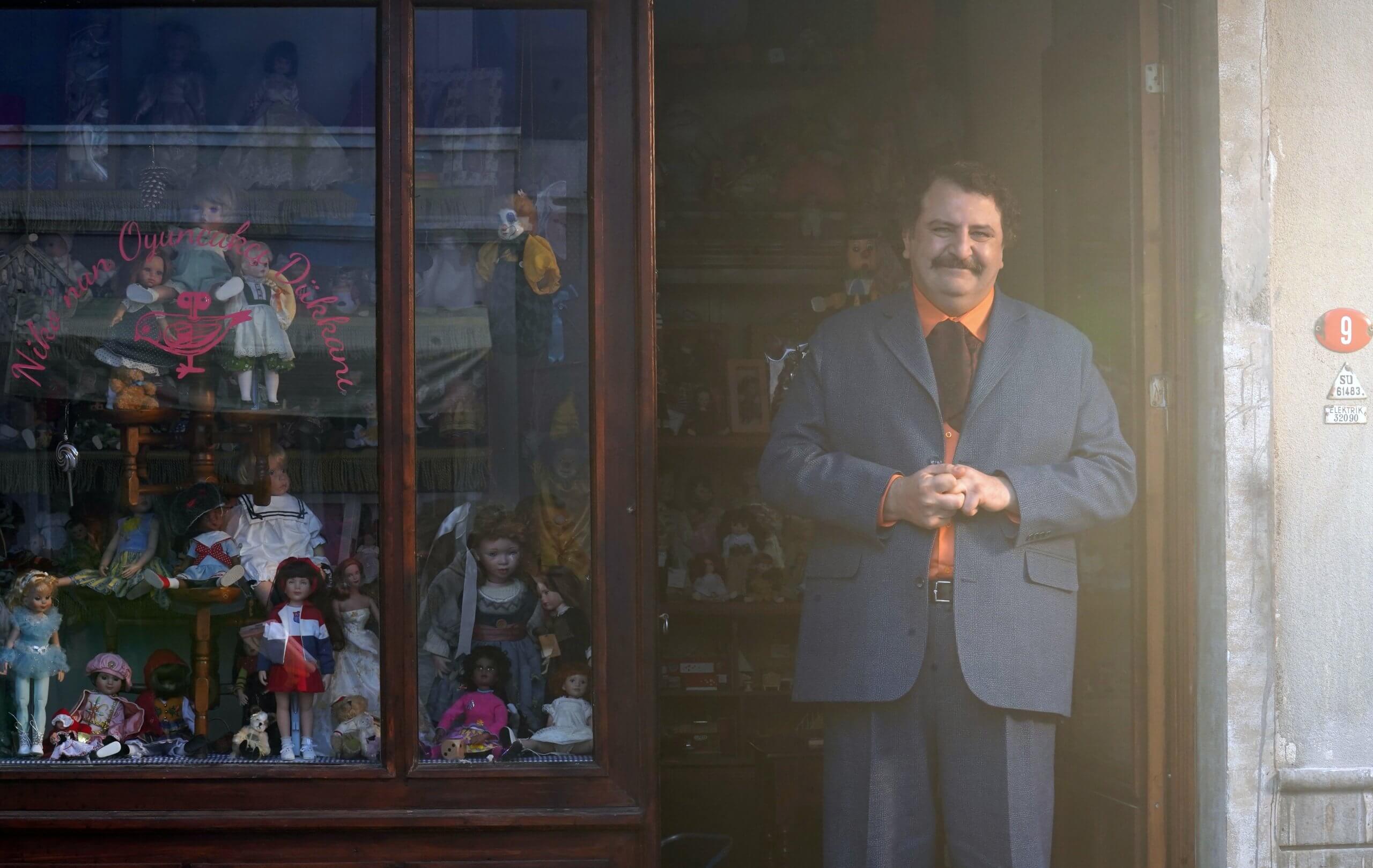 Adile: Bir Hatıranın Çizgileri Arasında Kalan Hikaye