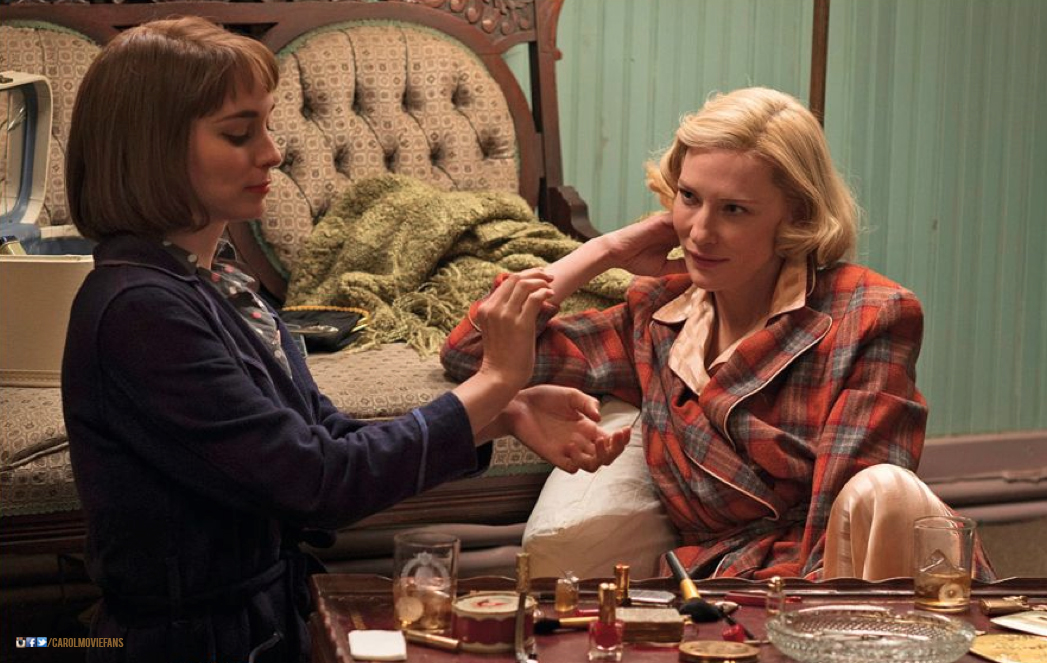 Carol 2015 yapım film Therese rolündeki Rooney Mara ve Carol Aird karakterine hayat veren Cate Blanchett