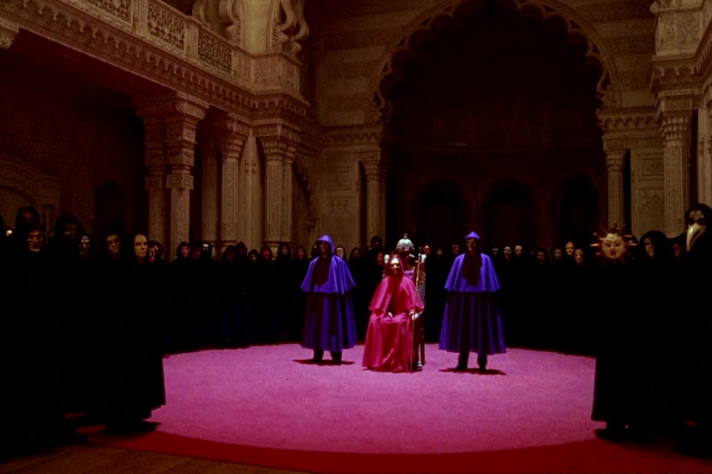 Eyes Wide Shut: Kusursuz Bir Evliliğin Karanlık Rüyası