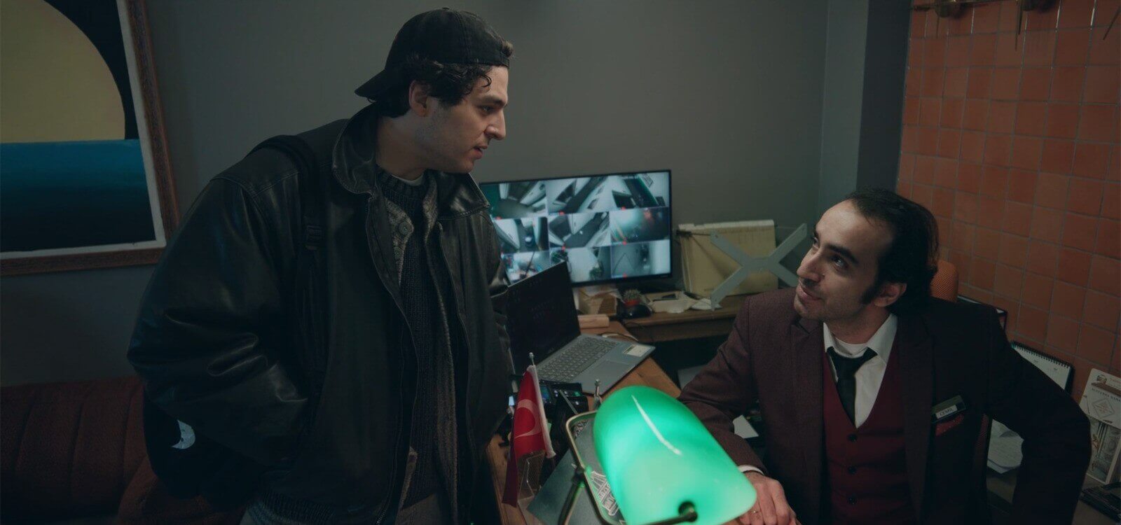 Gece Mesaisi: Hepimiz Dönen Çarkın Dişlisi Olmuşuz