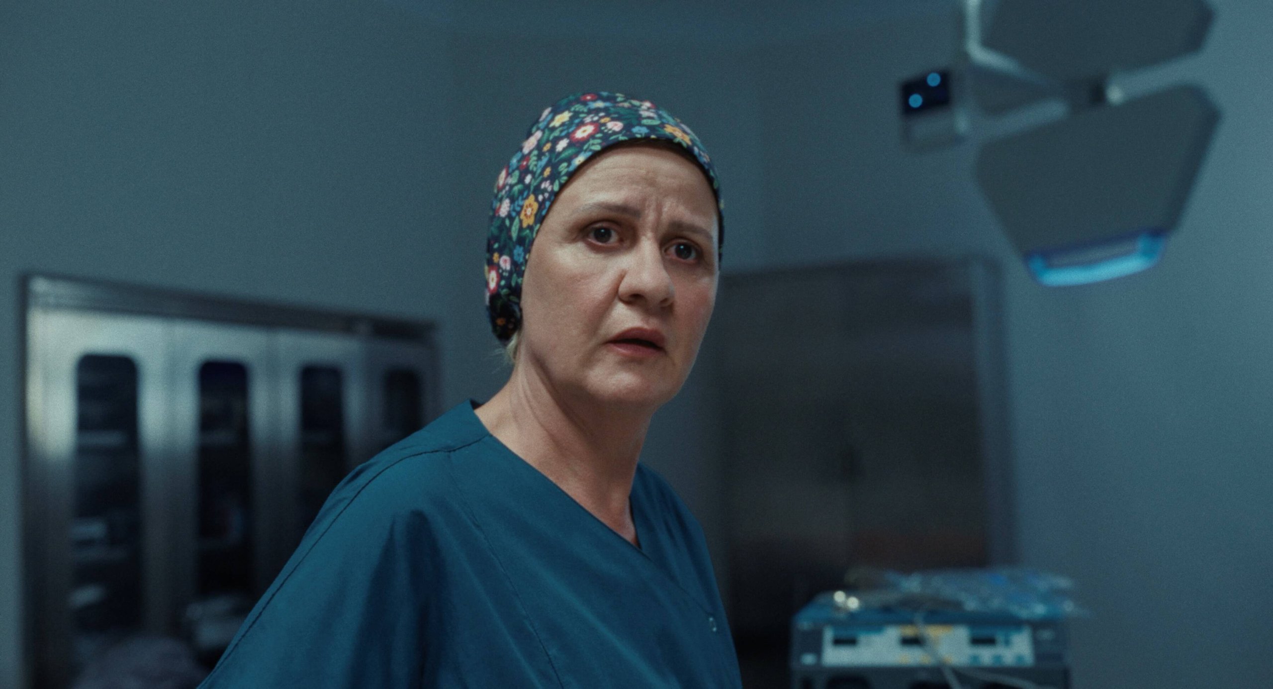 Karanlıkta Islık Çalanlar: Kendi Kabuğumuzda Yaşıyoruz