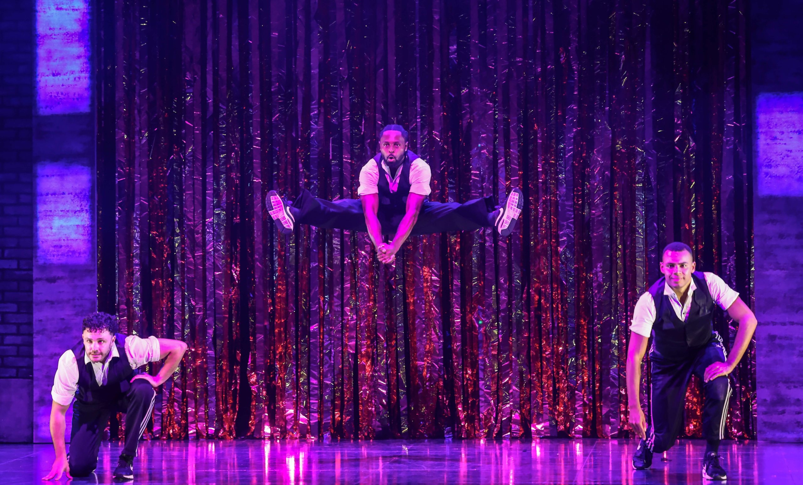 The Bodyguard: Ünlü Bir Yıldız, Bir Korumaya Aşık Olursa